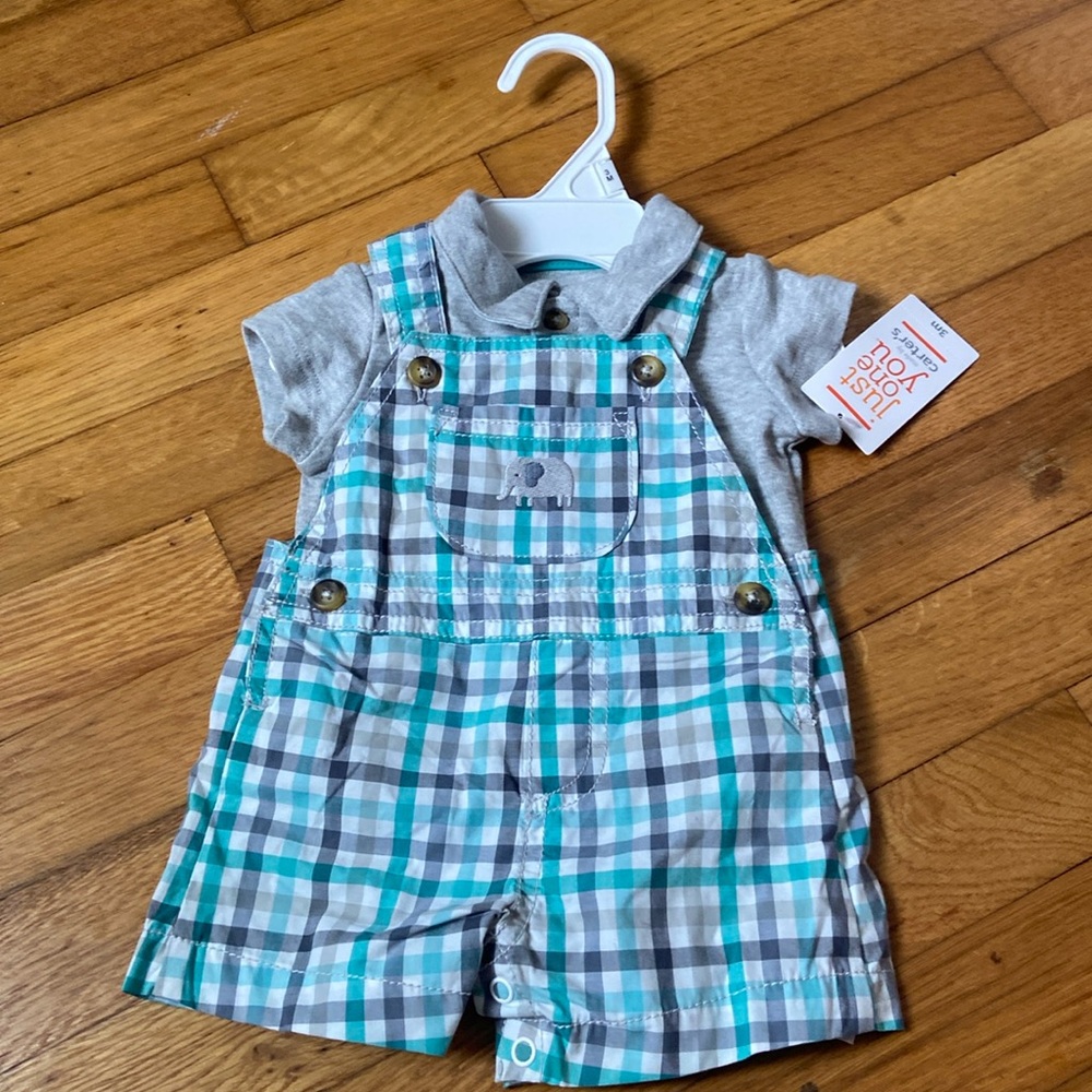 Adorable, gingham  overalls outfit
